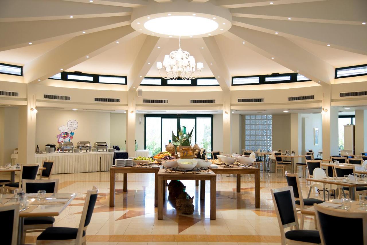 Gattarella Family Resort Puglia- Seaside Rooms And Suites With Premium Half-Board A La Carte 维耶斯泰 外观 照片