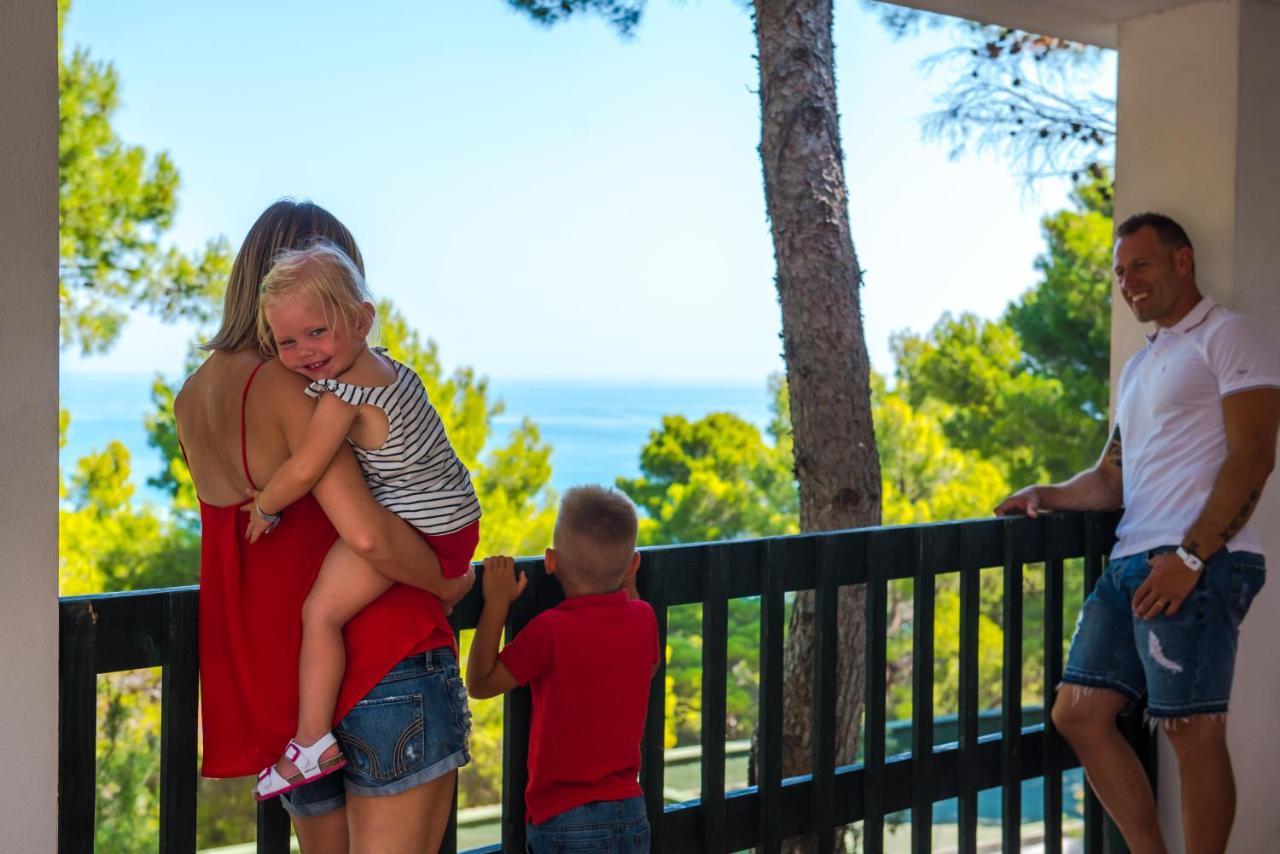 Gattarella Family Resort Puglia- Seaside Rooms And Suites With Premium Half-Board A La Carte 维耶斯泰 外观 照片