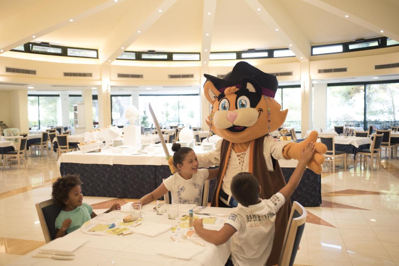 Gattarella Family Resort Puglia- Seaside Rooms And Suites With Premium Half-Board A La Carte 维耶斯泰 外观 照片