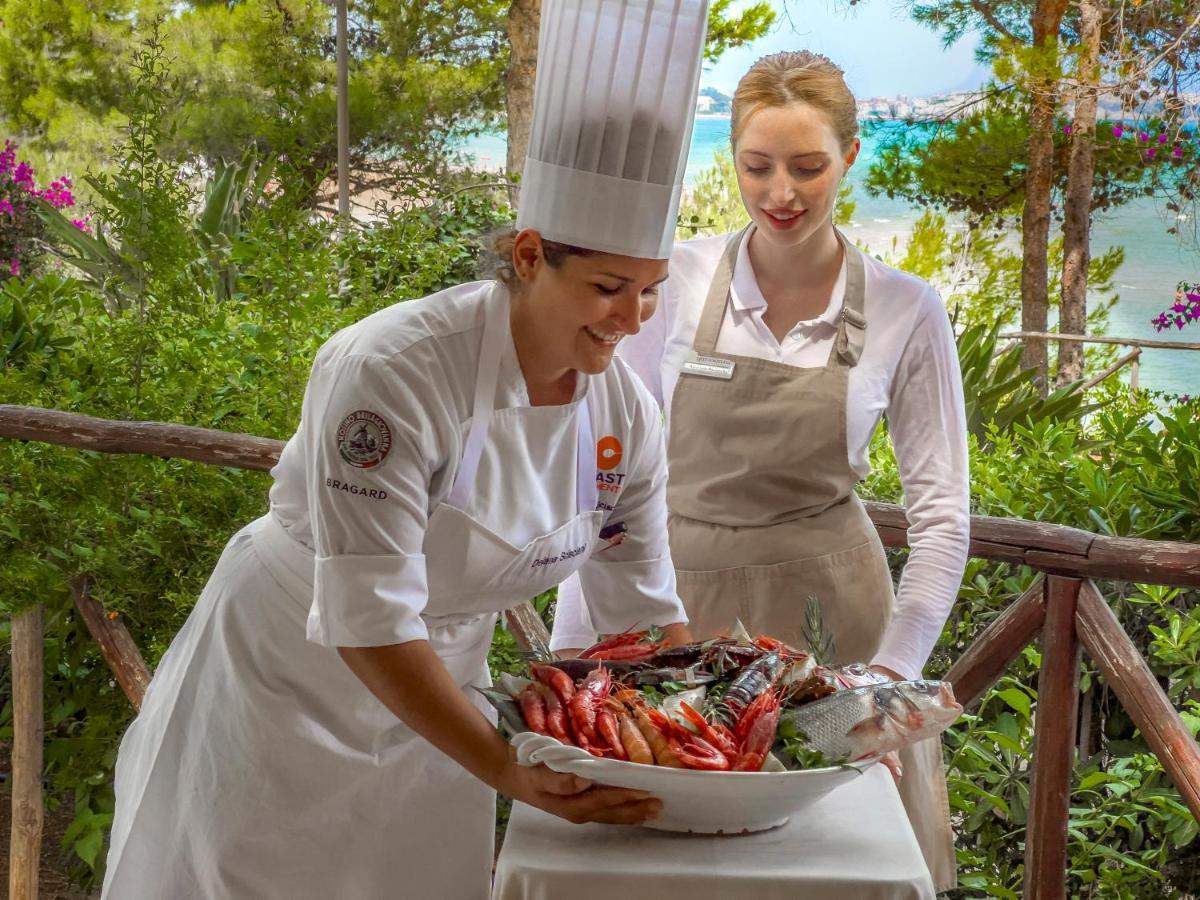 Gattarella Family Resort Puglia- Seaside Rooms And Suites With Premium Half-Board A La Carte 维耶斯泰 外观 照片