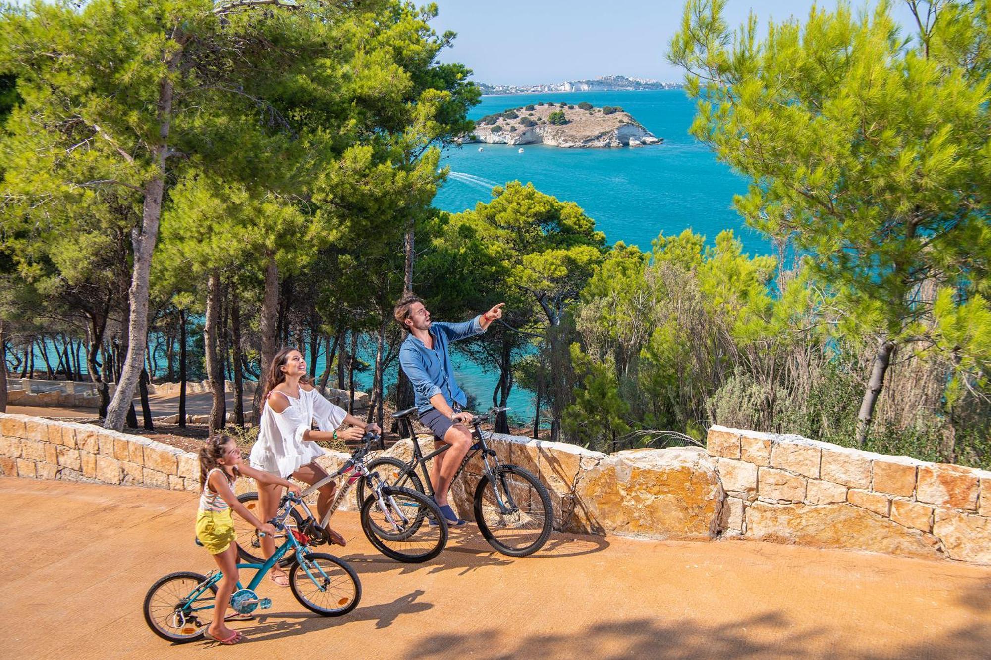 Gattarella Family Resort Puglia- Seaside Rooms And Suites With Premium Half-Board A La Carte 维耶斯泰 外观 照片